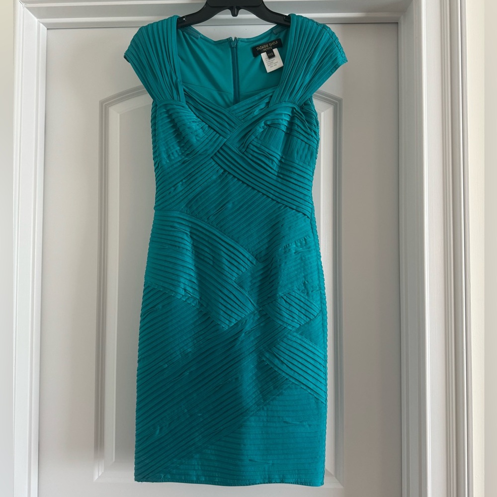 Tadashi Shoji dress - size PXS